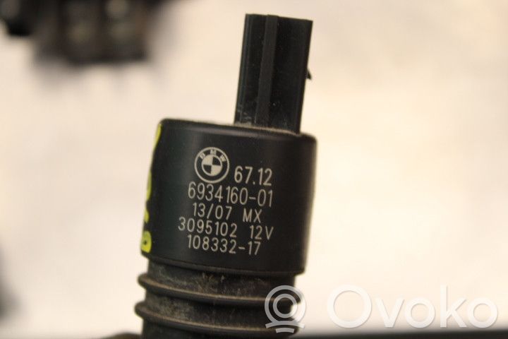 BMW X5 E70 Tuulilasi tuulilasinpesimen pumppu