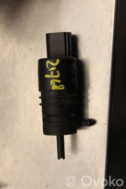 BMW X5 E70 Windscreen/windshield washer pump 