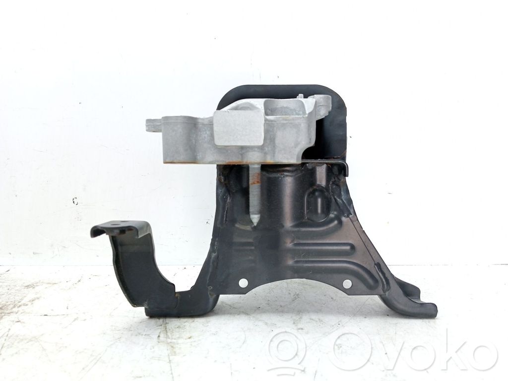 Toyota C-HR I Engine mount bracket 