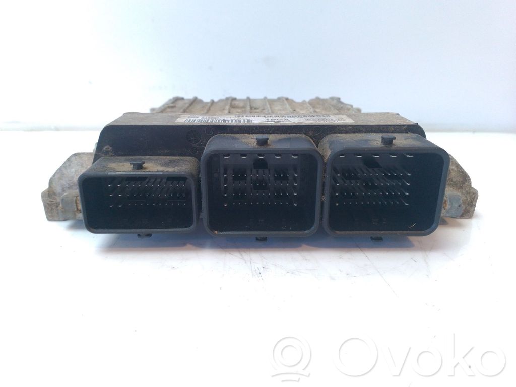 Ford Transit Variklio valdymo blokas 