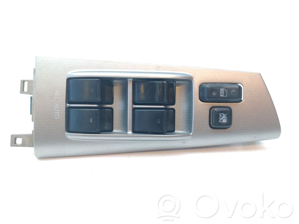 Toyota Corolla Verso E121 Electric window control switch 