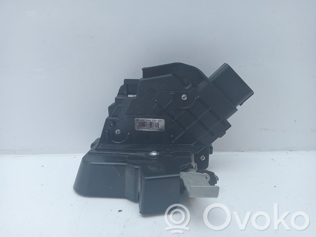 Galinių durų spyna   4M5AA26412BE,139M675RB