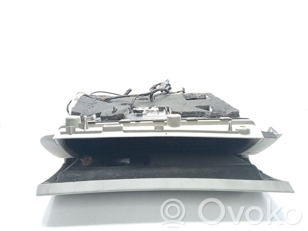 Guantera   4F1857104C