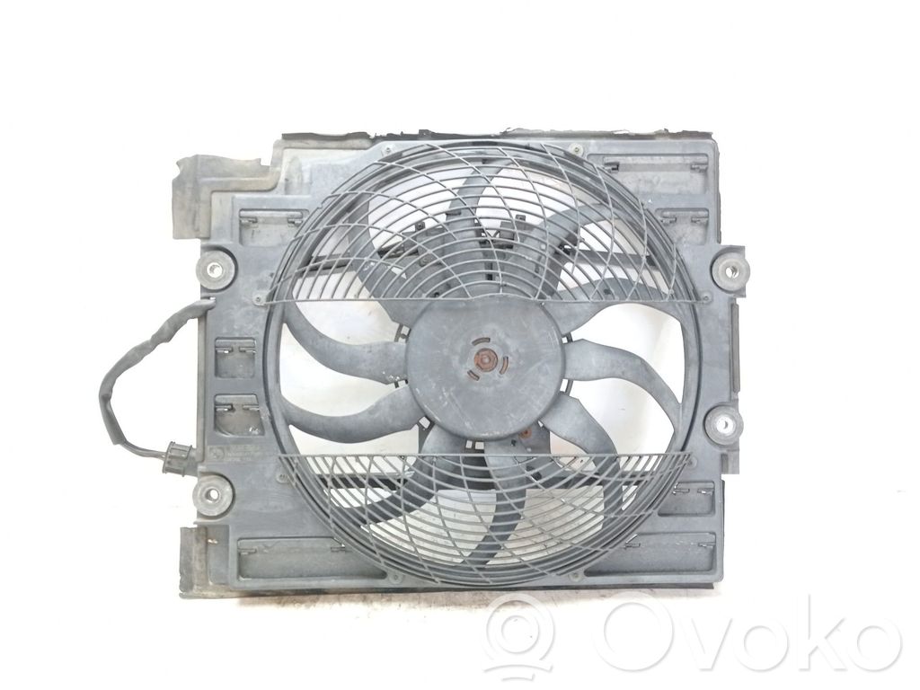 BMW 5 E39 Elektrisks radiatoru ventilators 