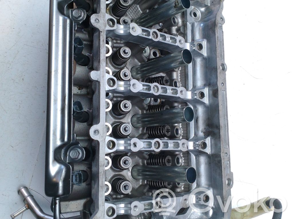 Toyota C-HR I Engine head 
