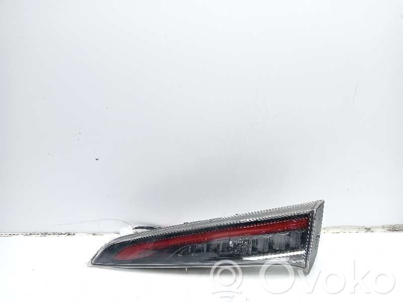 Toyota Corolla E160 E170 Takaluukun takavalot 
