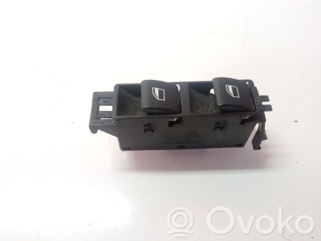 Electric window control switch   6902179,6902179