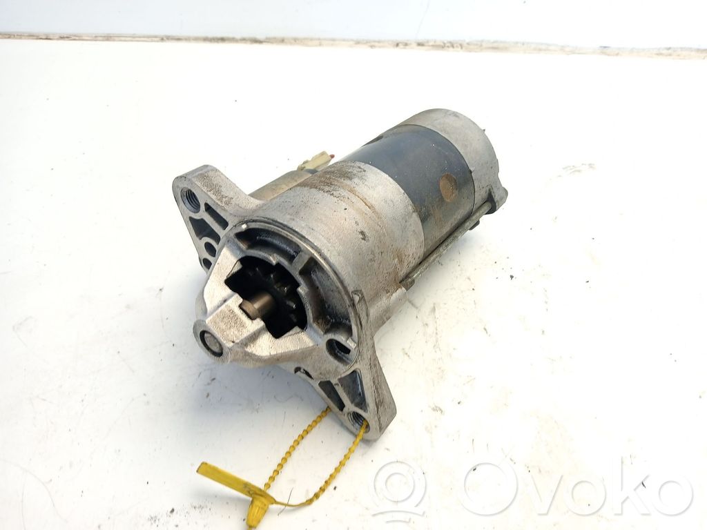 Starter motor   RF5C18400