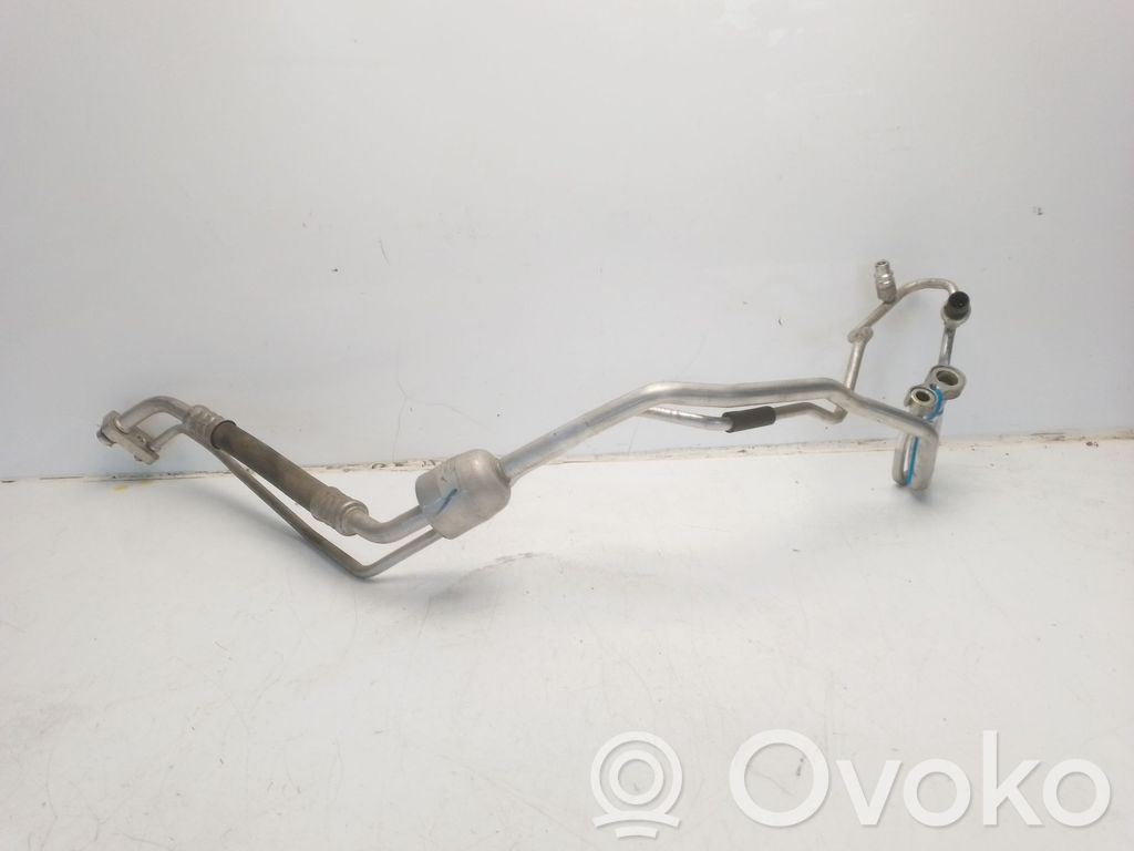 Opel Corsa E Ilmastointilaitteen putki (A/C) 