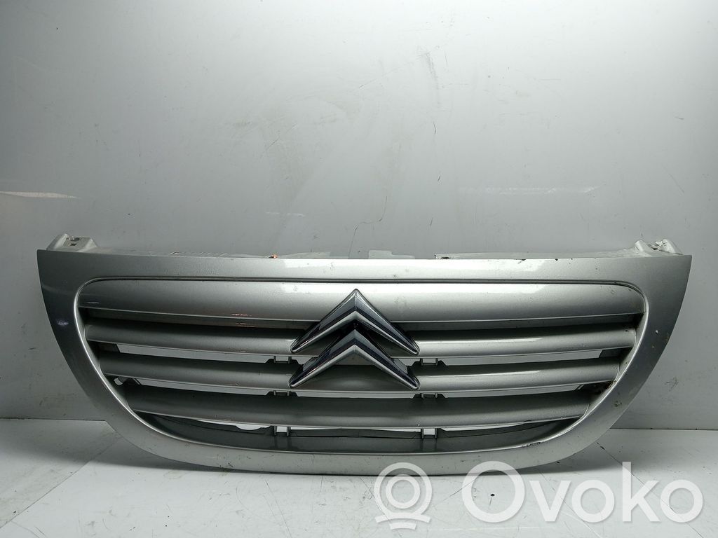Front grill   7804L0