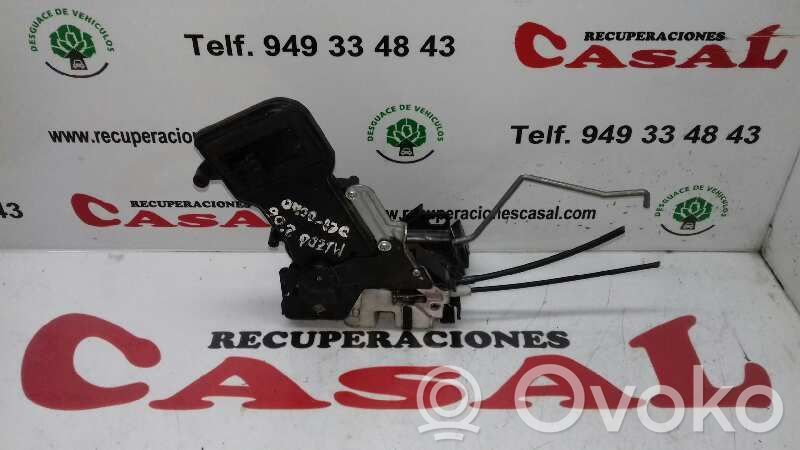Mazda 2 Front door lock 