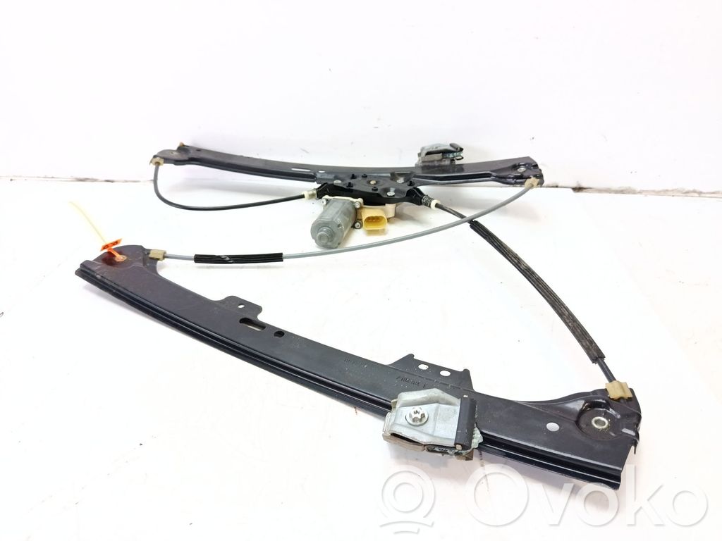 Regulador de ventanilla eléctrico de puerta delantera   51337184384