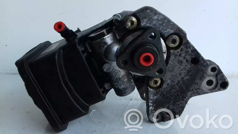 Ohjaustehostimen pumppu   6756575