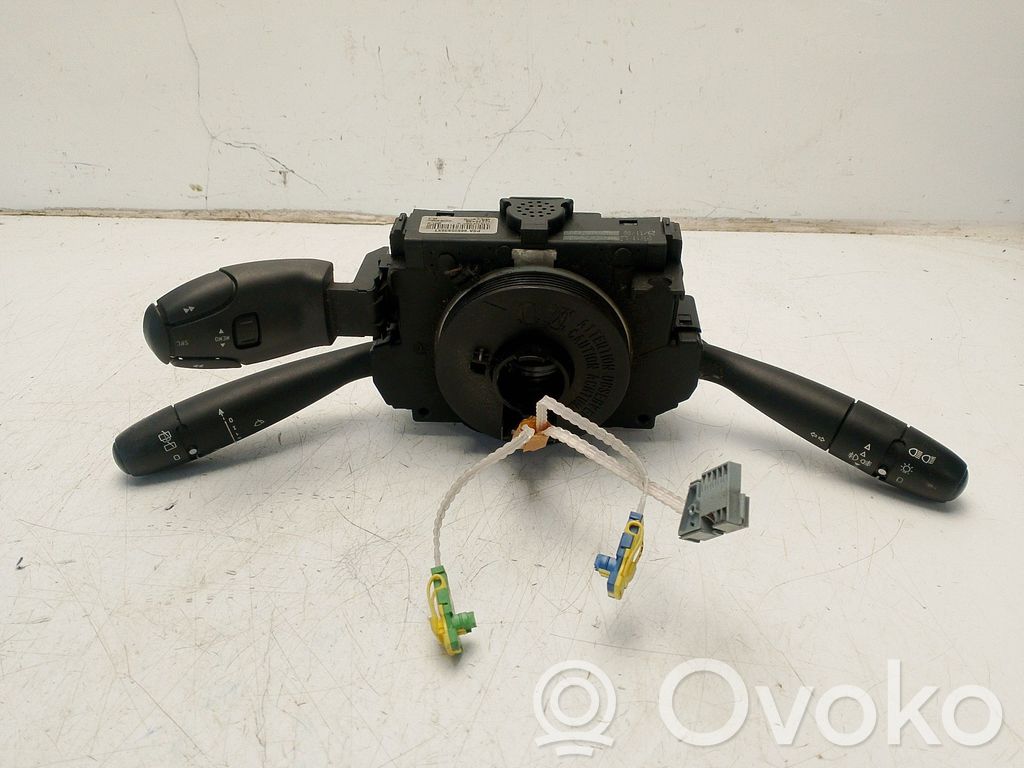 Peugeot 206 Interrupteur / bouton multifonctionnel 