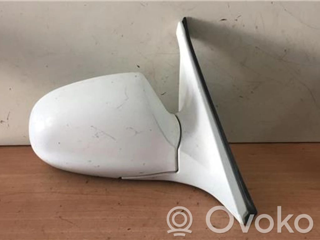 Hyundai Accent Front door electric wing mirror 