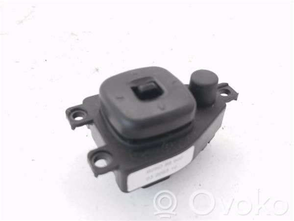 Wing mirror switch   B25D66600
