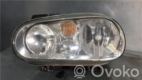 Volkswagen Golf SportWagen Lampa przednia 