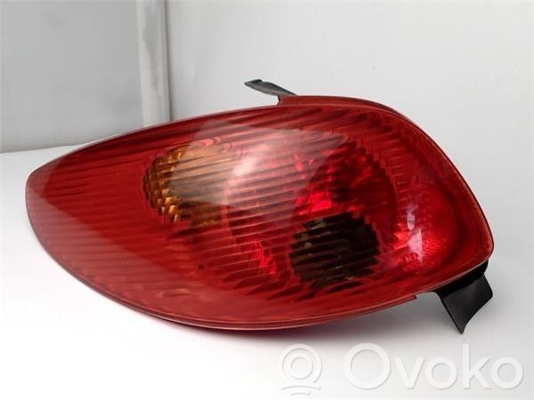 Peugeot 206 Lampă spate în caroserie 