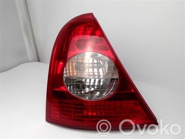 Renault Clio II Задний фонарь в кузове