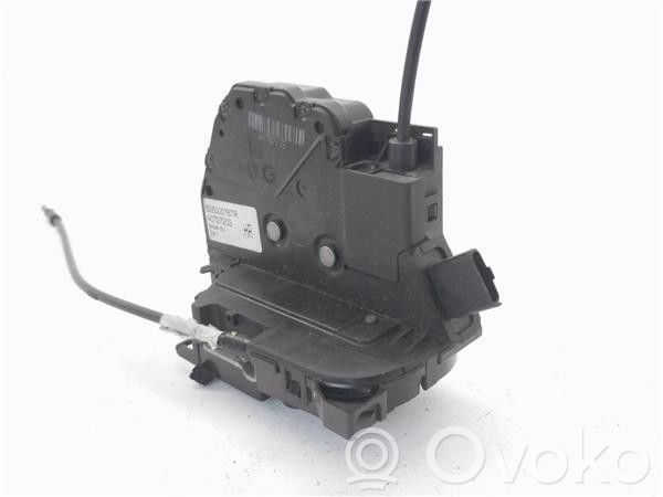 Renault Clio IV Motor der Vordertürverriegelung 