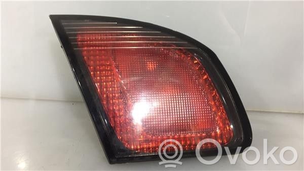 Nissan Primera Takaluukun takavalot 