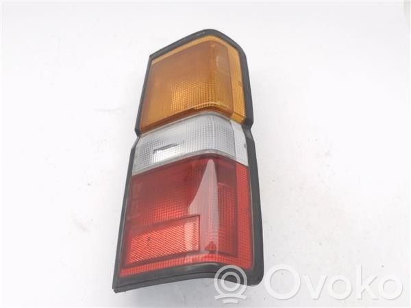 Nissan Terrano Lampă spate în caroserie 