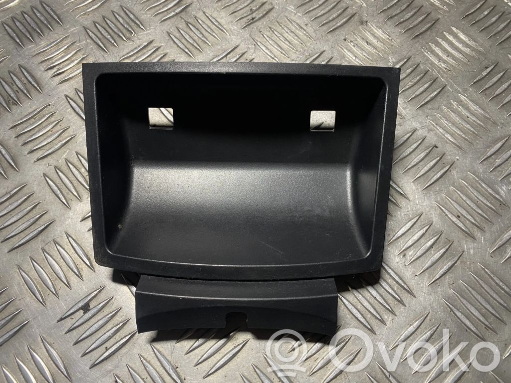 Volvo V50 Glove box 