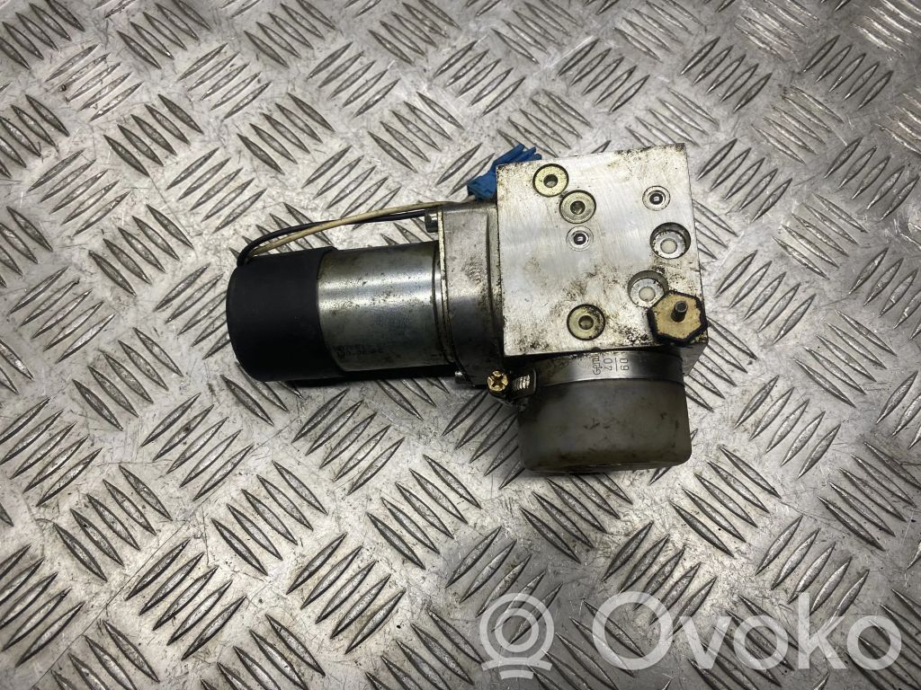 Mercedes-Benz E W211 Convertible roof hydraulic pump 