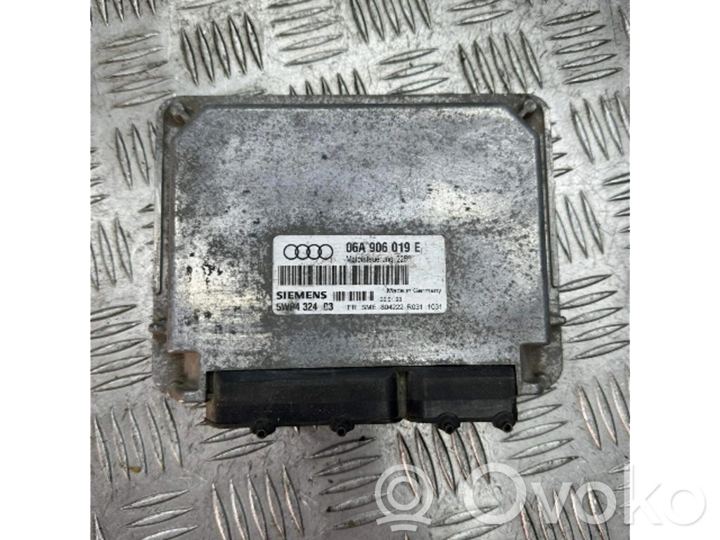 Volkswagen Golf IV Engine control unit/module 