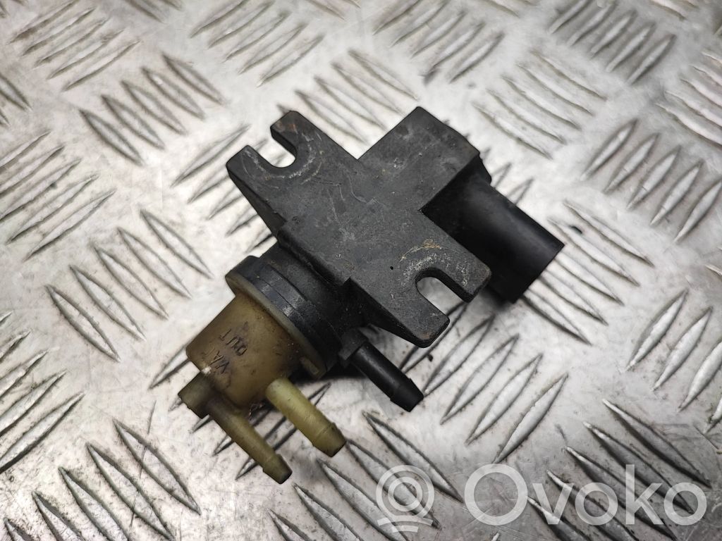 Volkswagen PASSAT B6 Vacuum valve 