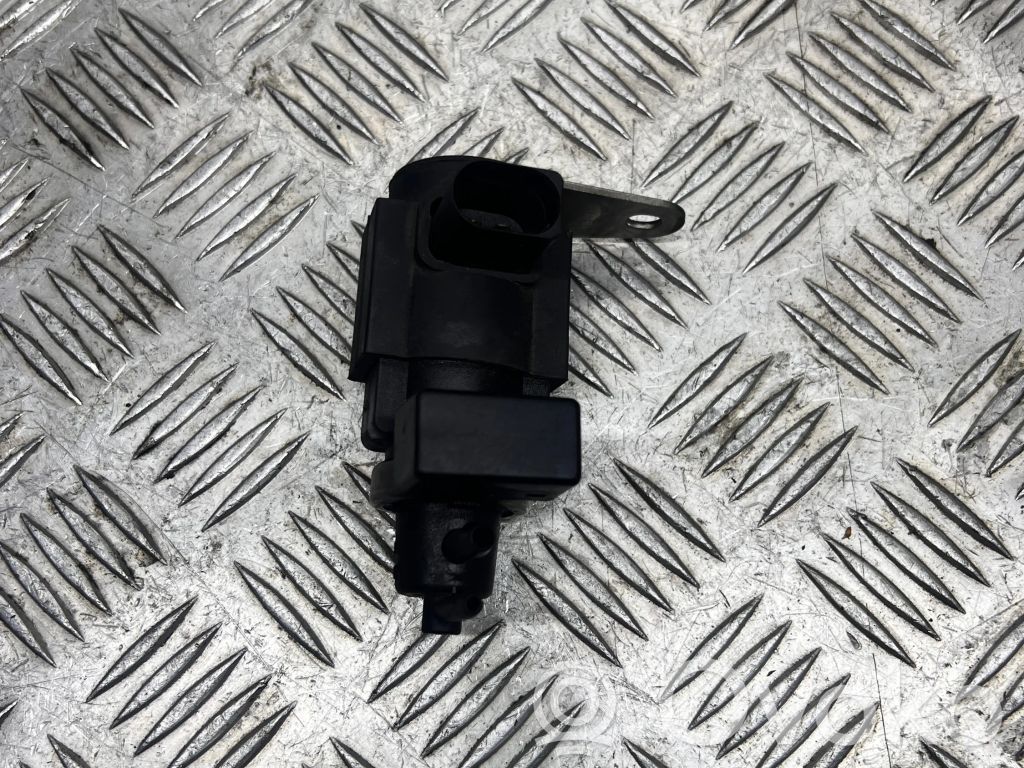Audi A8 S8 D3 4E Electroválvula del turbo 