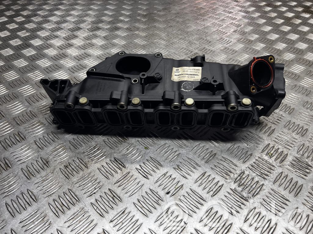 Audi A8 S8 D3 4E Intake manifold 