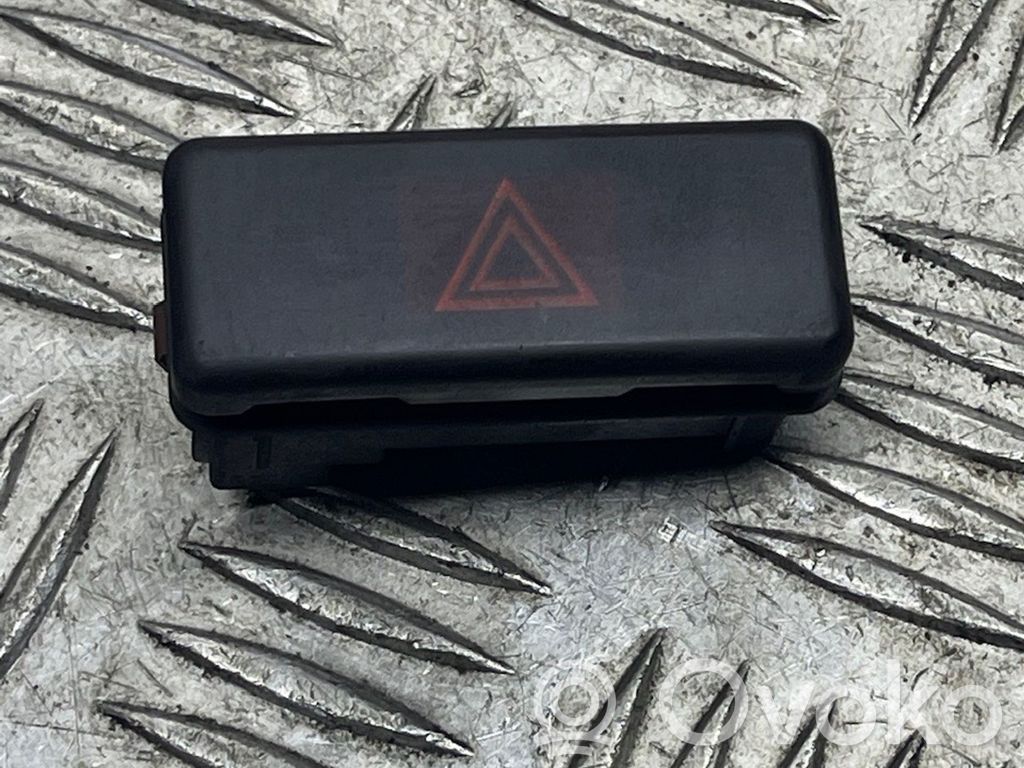 Hazard light switch   8350947,EC5035