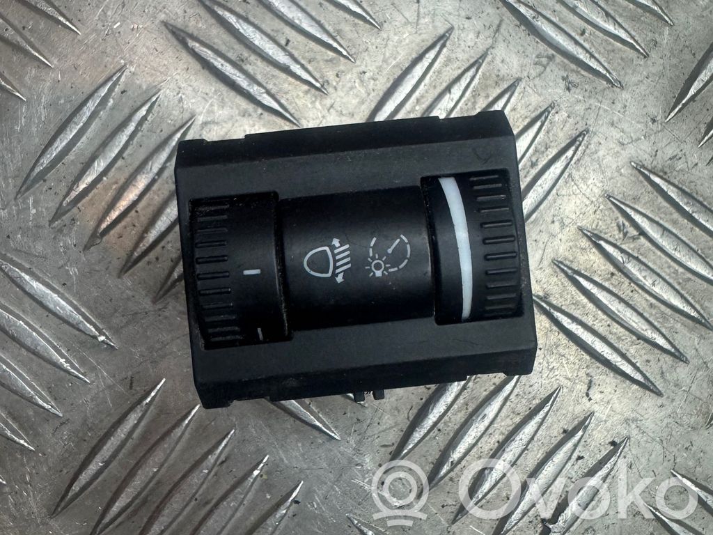 Skoda Octavia Mk2 (1Z) Headlight level height control switch 