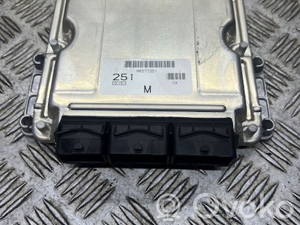 Engine control unit/module   8200319968,1039S03747,0281011611