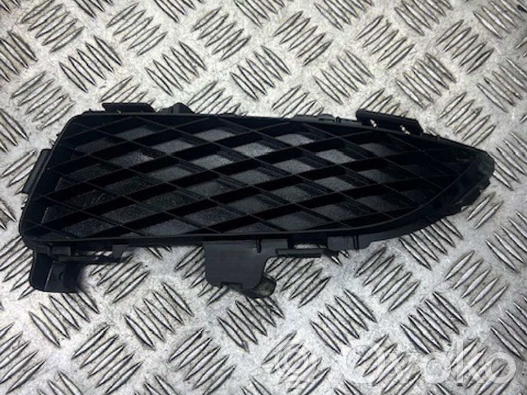 Mazda 3 I Front bumper lower grill 