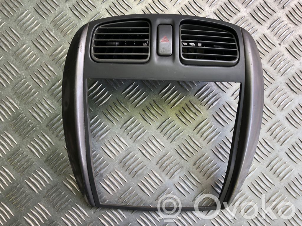 Mazda Premacy Centrinės oro grotelės 