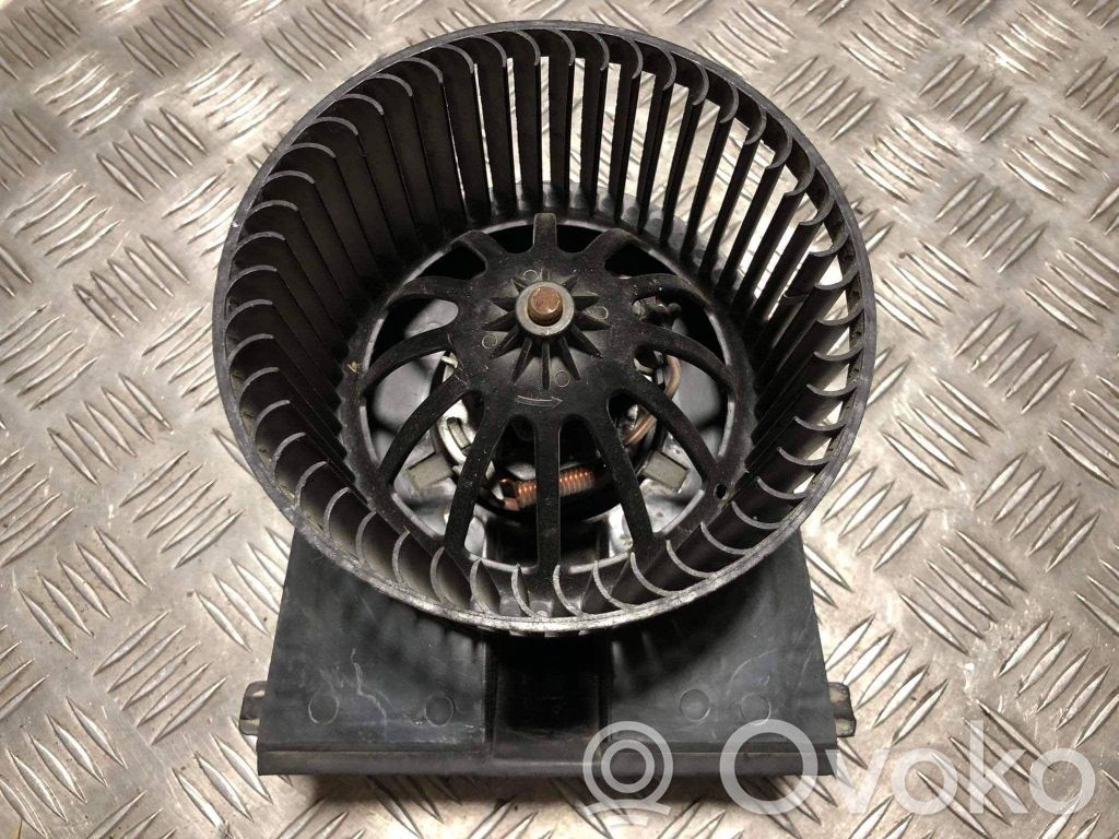 Volkswagen Golf IV Mazā radiatora ventilators 