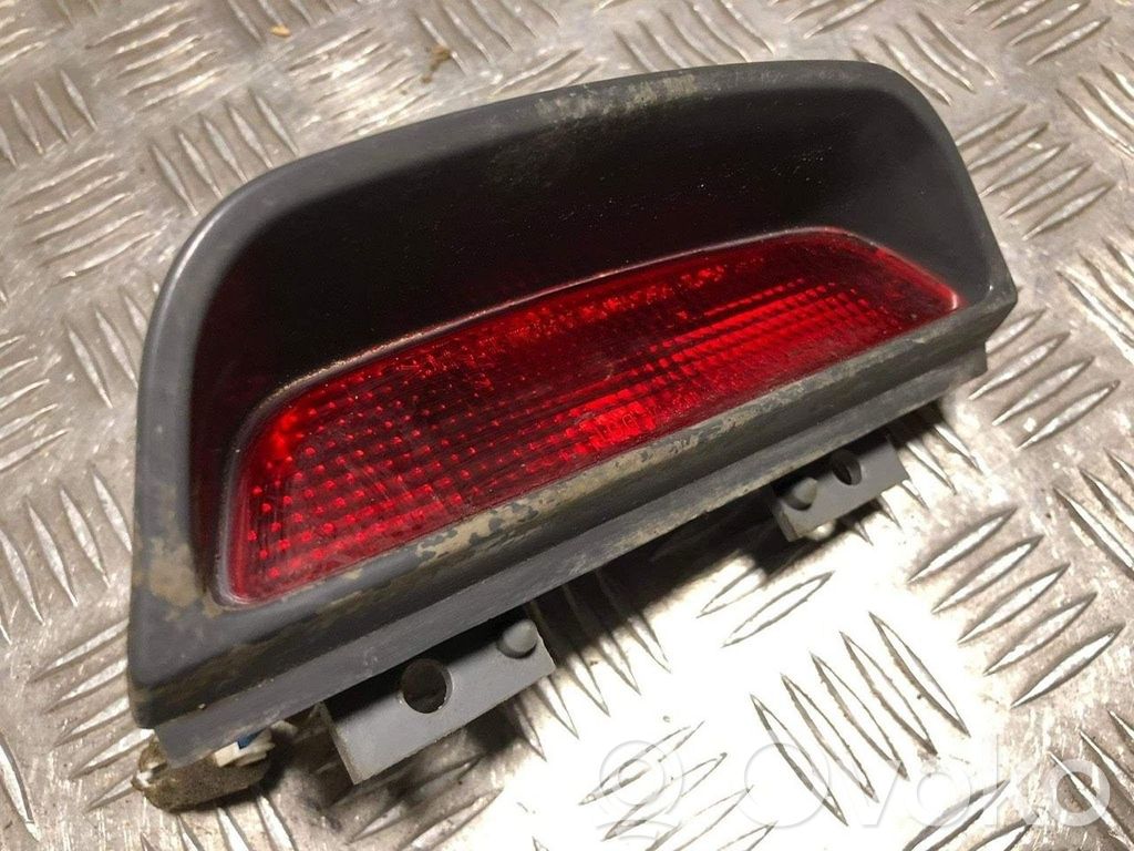 Nissan Maxima Trzecie światło stop 