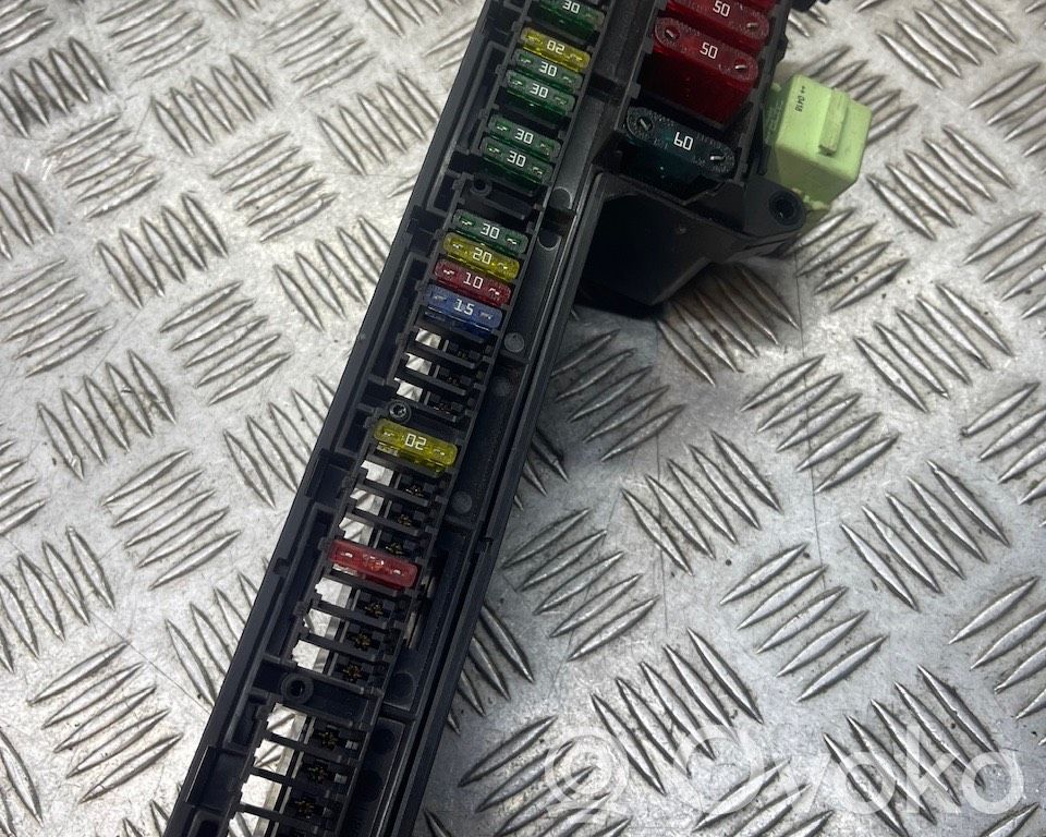 BMW 5 E60 E61 Fuse module 