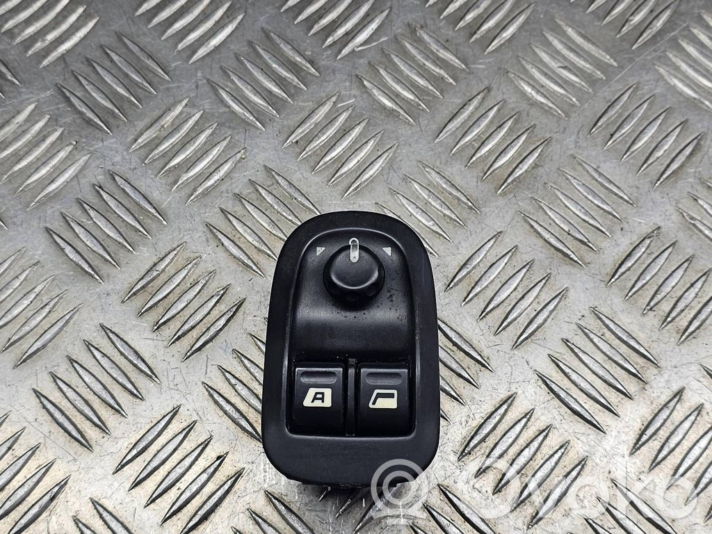 Peugeot 206 Electric window control switch 