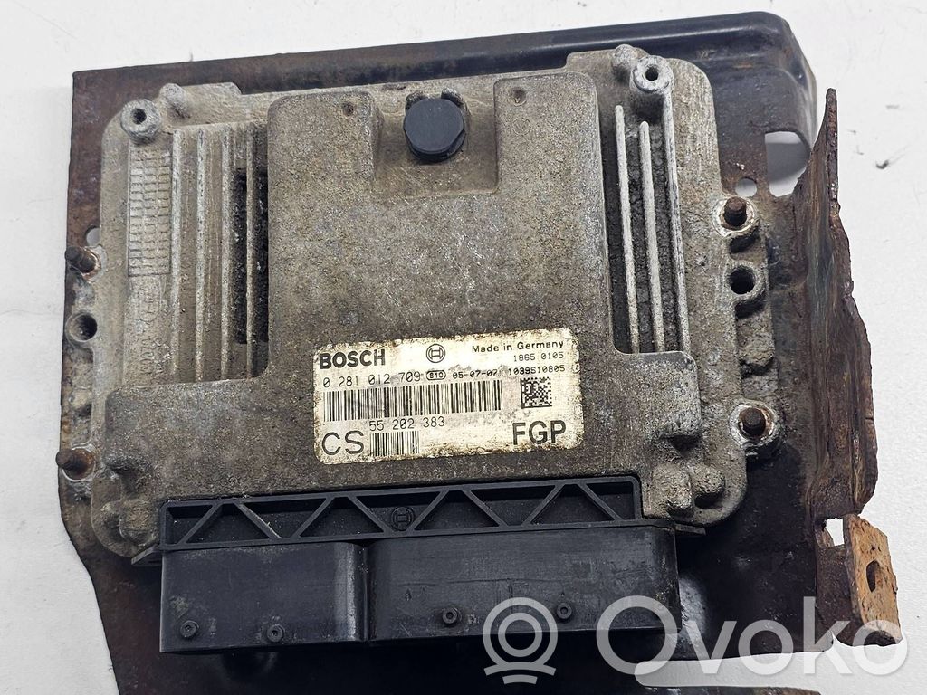 Opel Zafira B Engine control unit/module ECU 