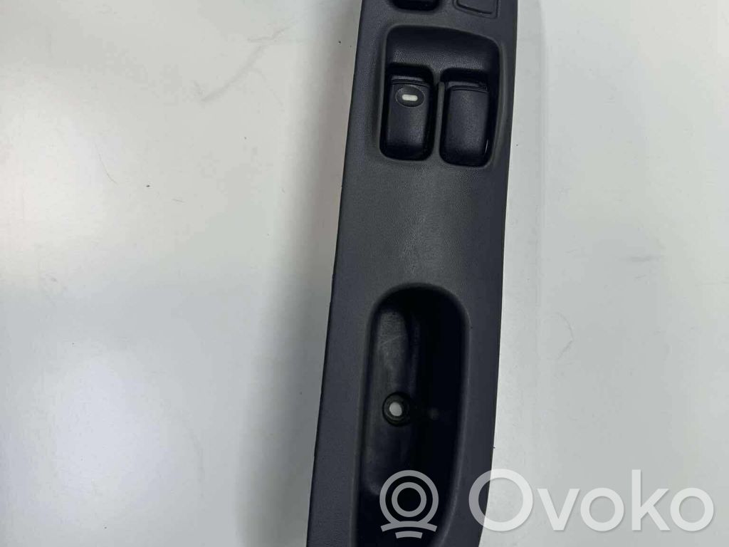 Mitsubishi Colt Electric window control switch 