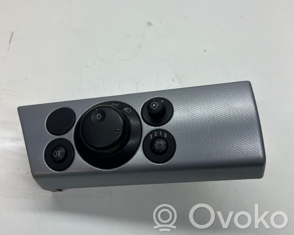Opel Astra H Light switch 