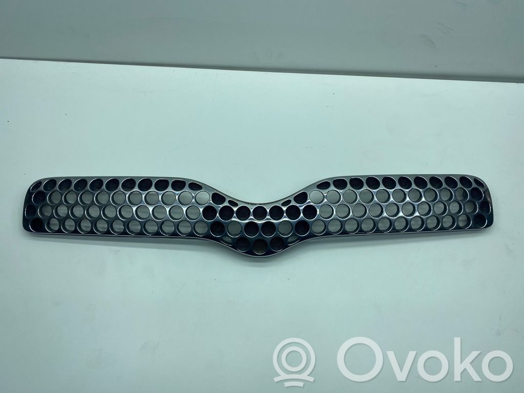 Toyota Yaris Atrapa chłodnicy / Grill 