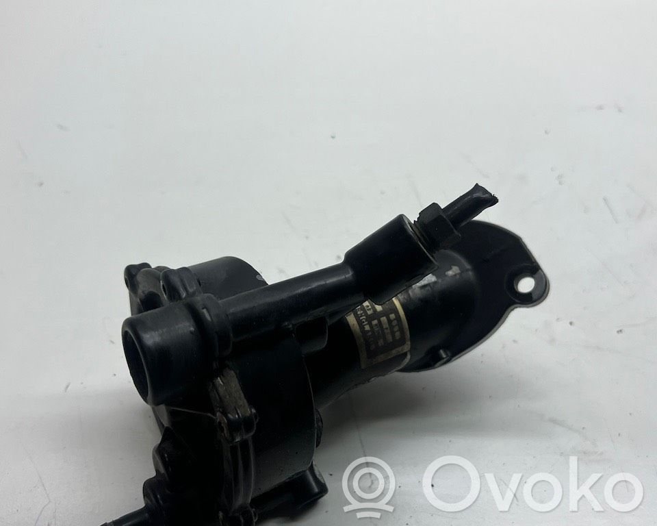 Ford Focus Vacuum pump 