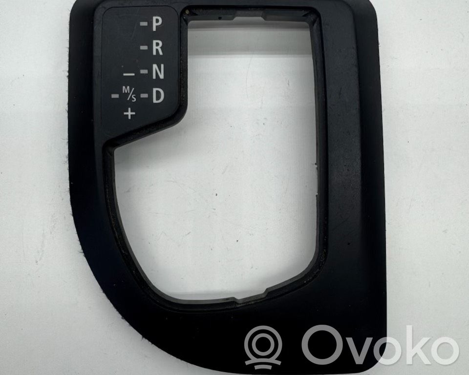 Contour de levier de vitesses   7034089,901204310000