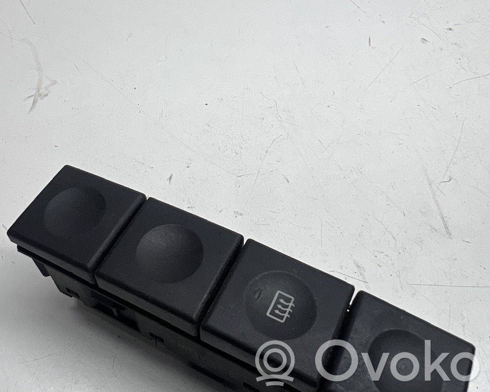 Ford Fiesta Windscreen/window heater switch 