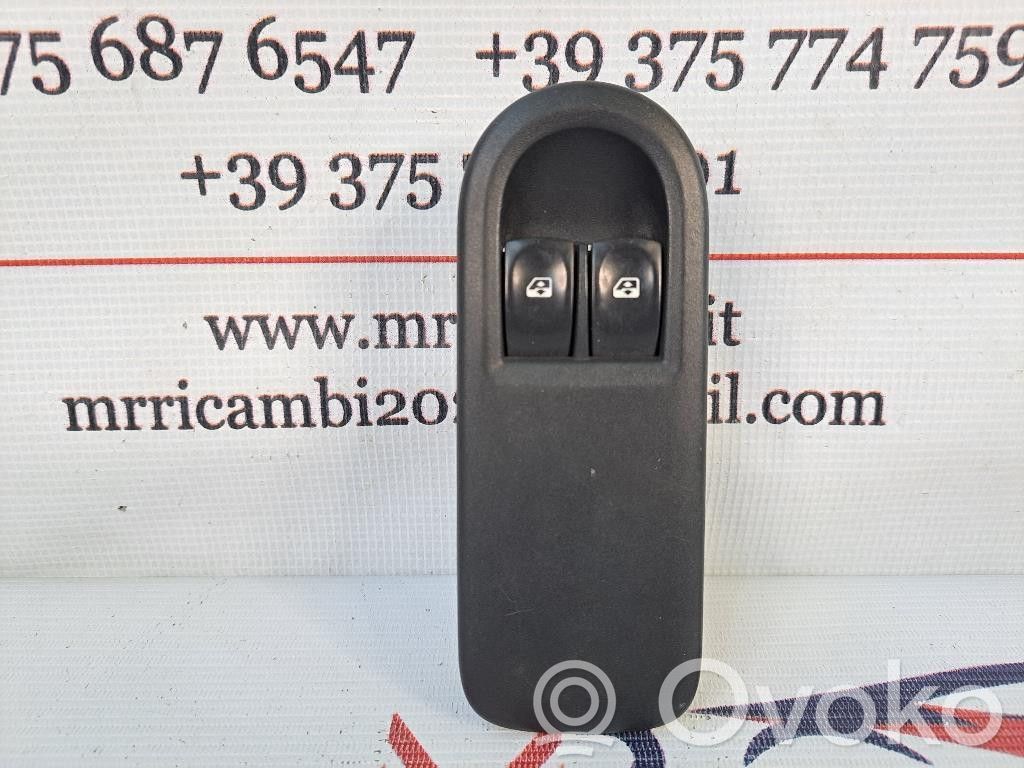 Renault Clio III Schalter el. Fensterheber 
