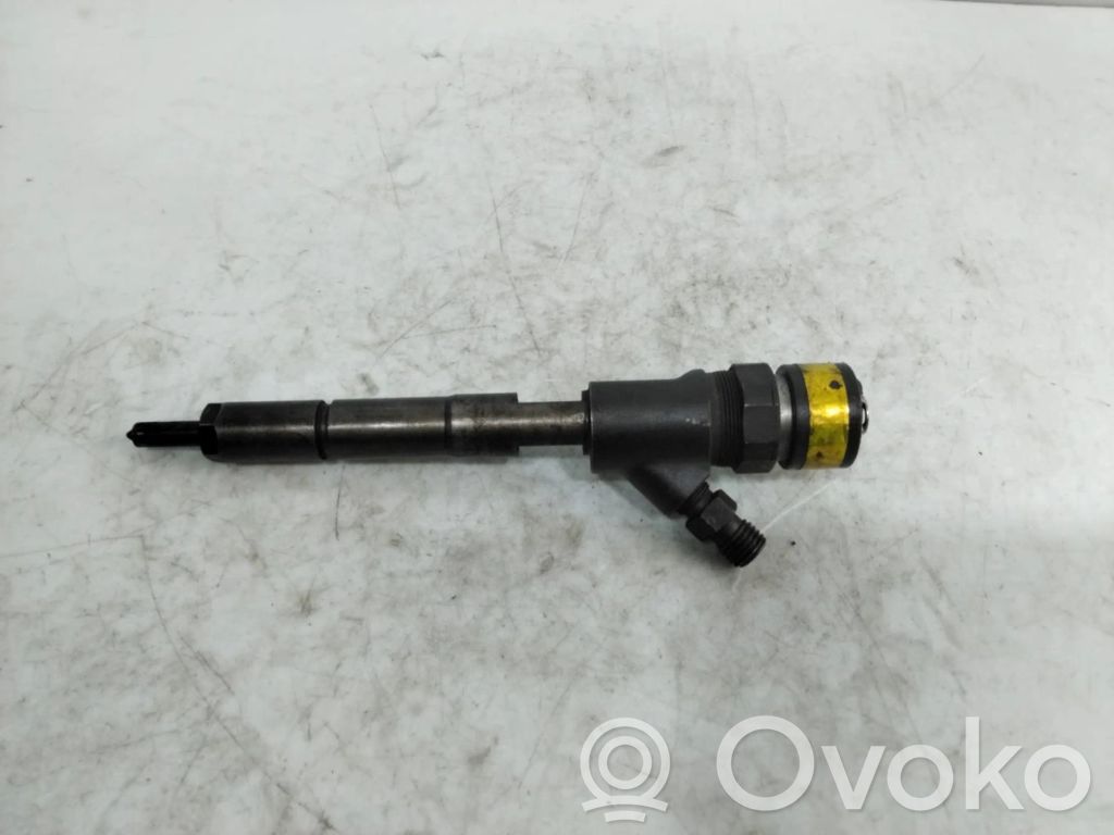 Inyector de combustible   2367033010
